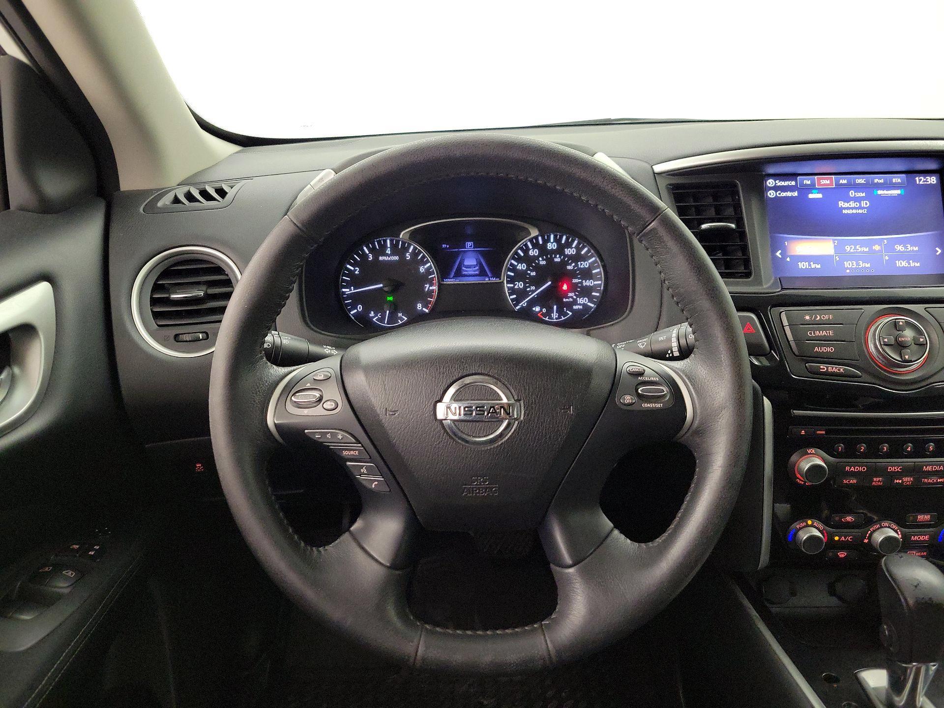 Thumbnail: 2017 Nissan Pathfinder - 10