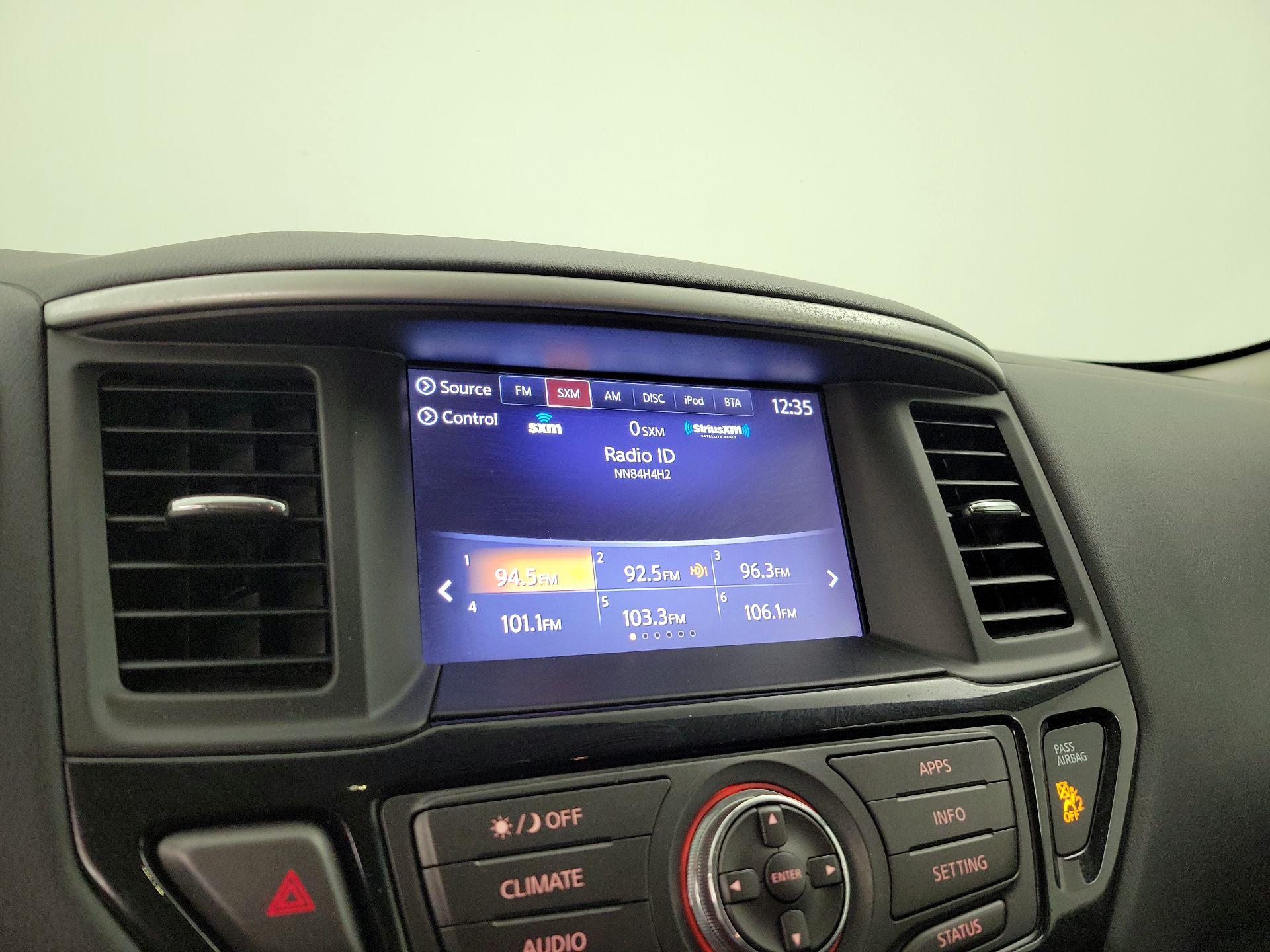 Thumbnail: 2017 Nissan Pathfinder - 15