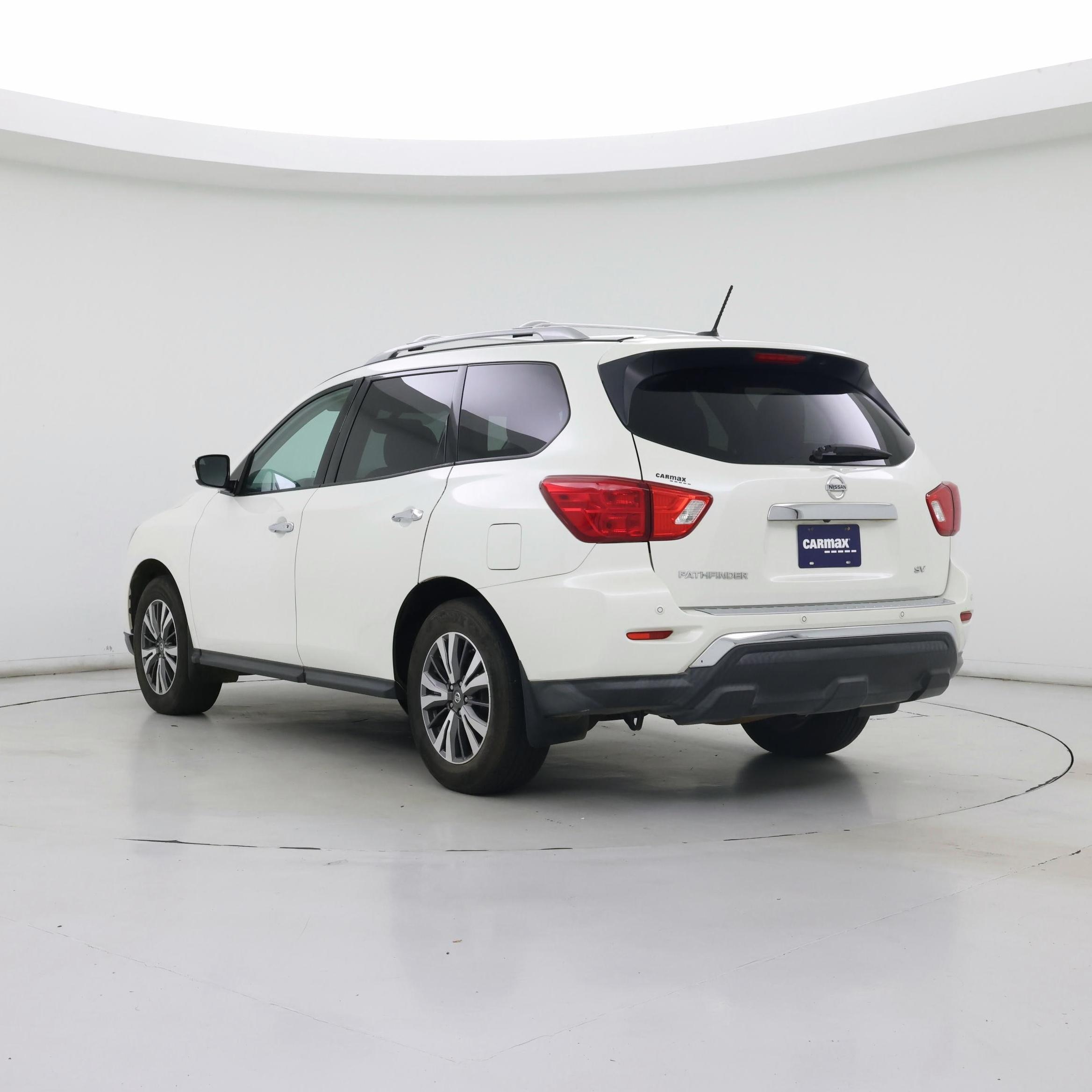 Thumbnail: 2017 Nissan Pathfinder - 2