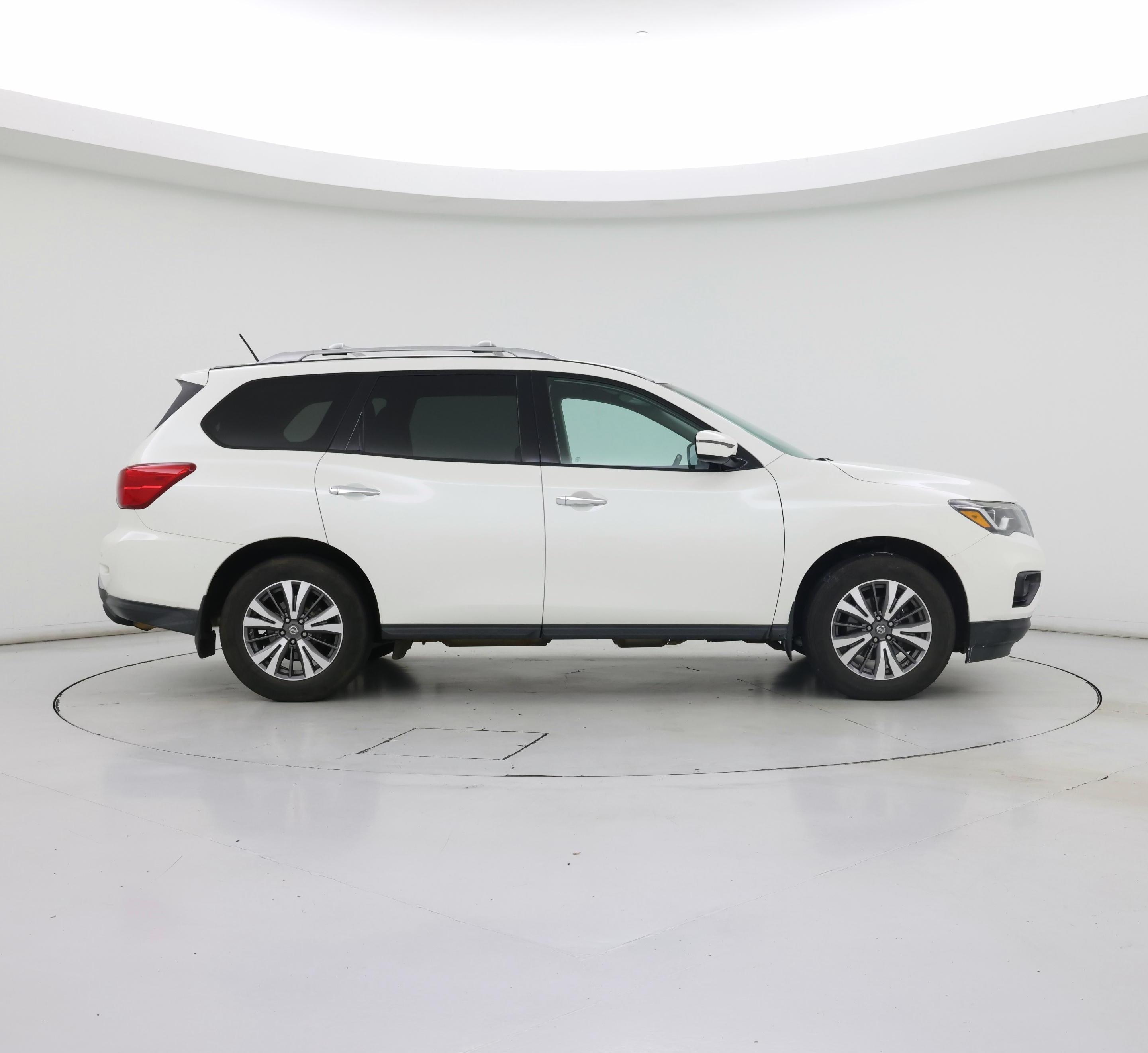 Thumbnail: 2017 Nissan Pathfinder - 7