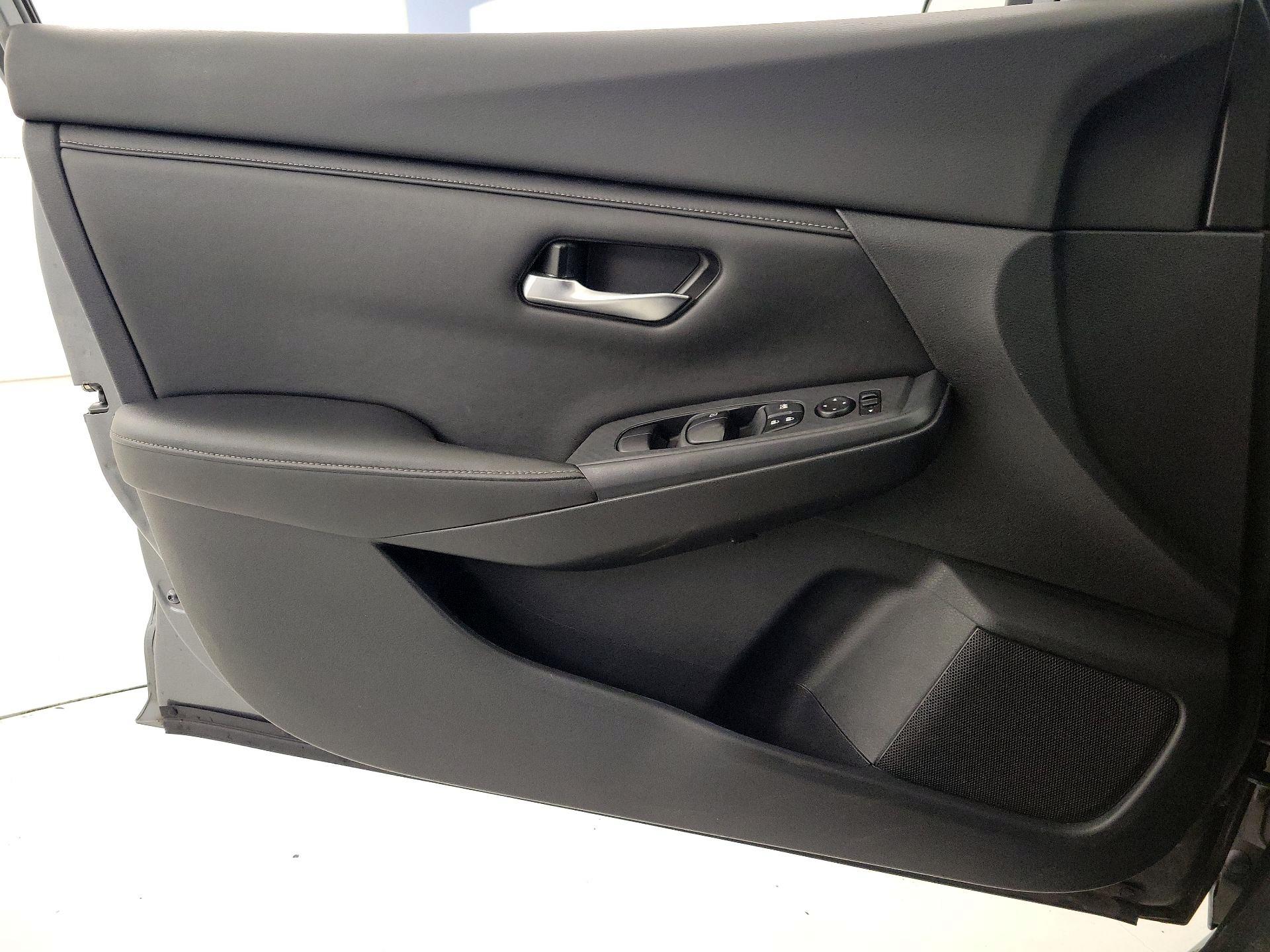 Thumbnail: 2021 Nissan Sentra - 12