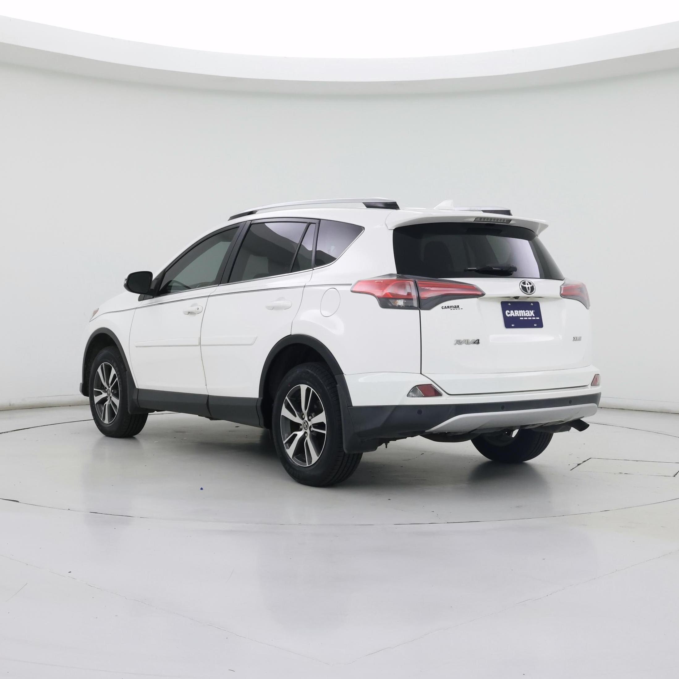 Thumbnail: 2016 Toyota RAV4 - 2