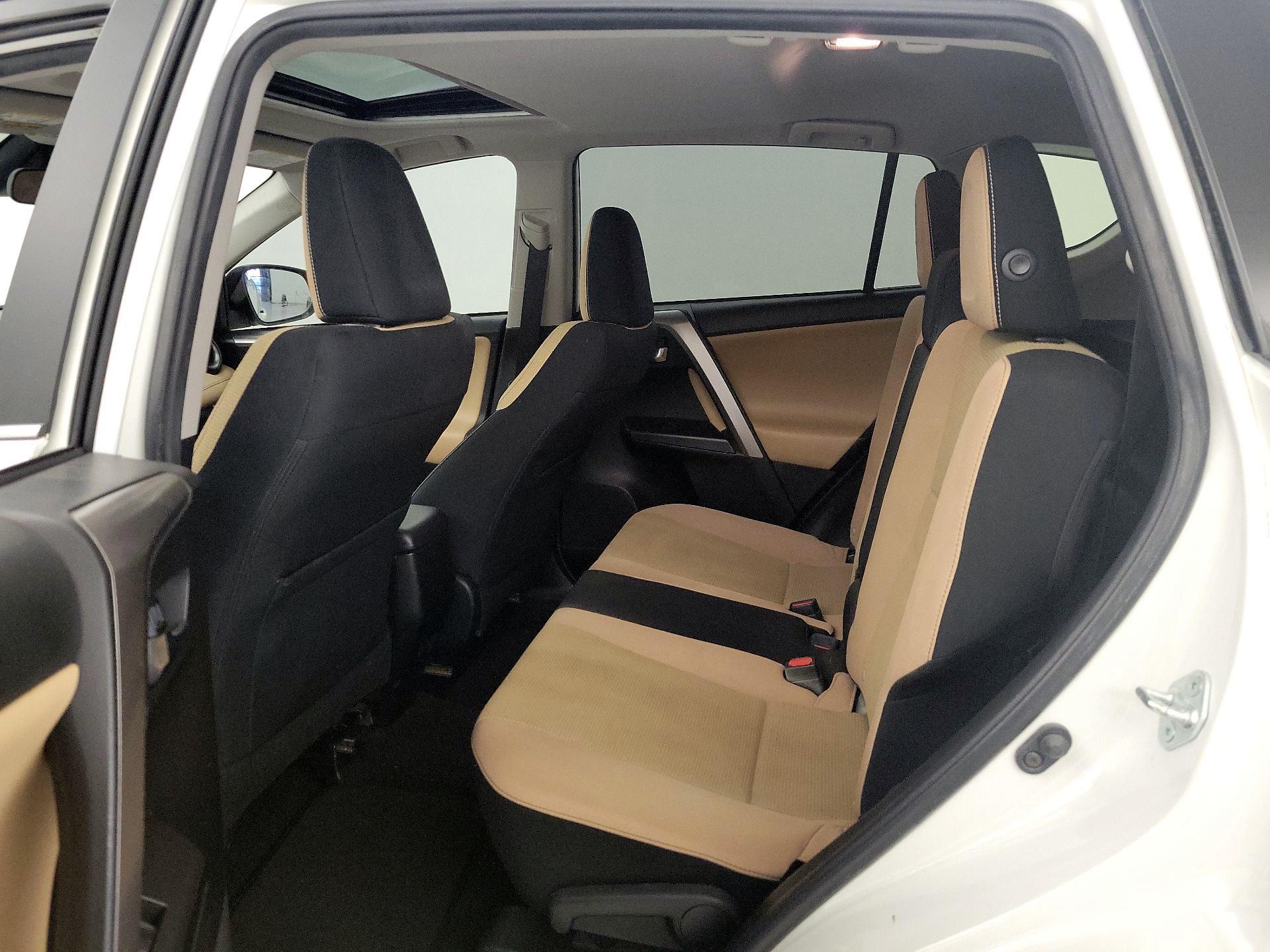 Thumbnail: 2016 Toyota RAV4 - 19