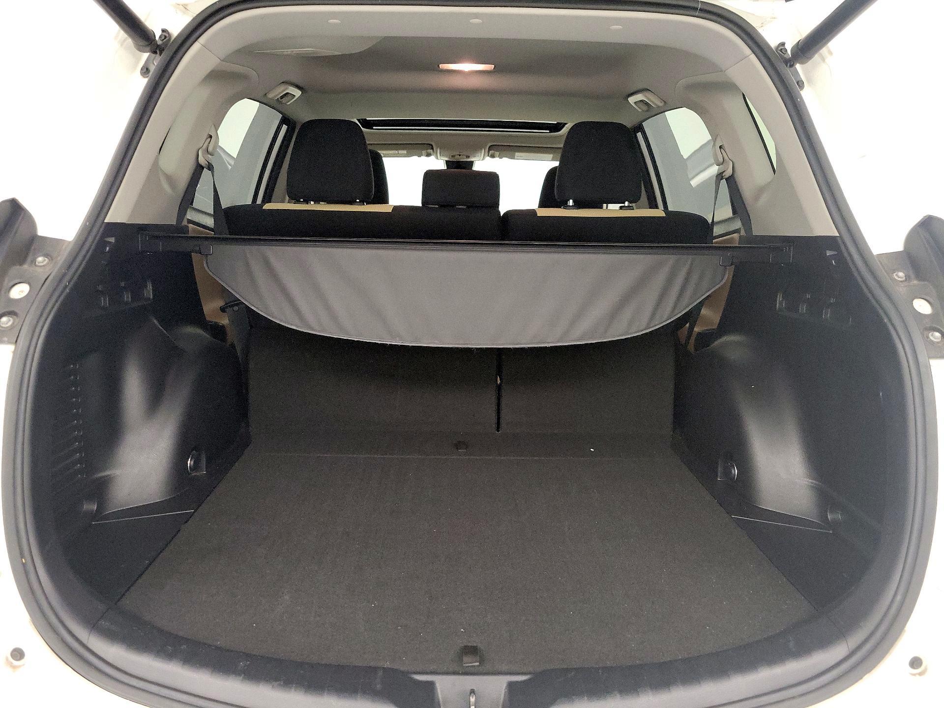 Thumbnail: 2016 Toyota RAV4 - 20