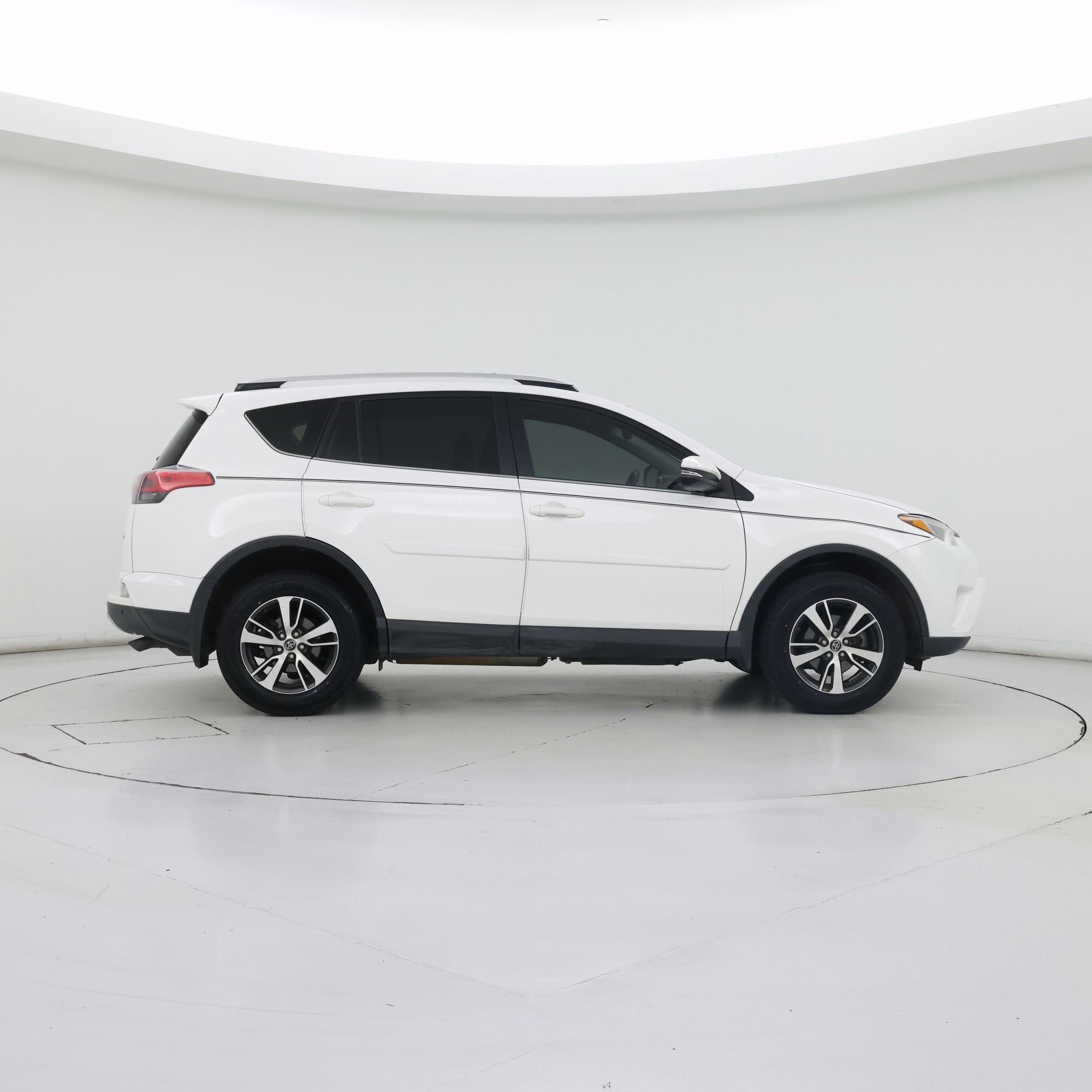 Thumbnail: 2016 Toyota RAV4 - 7