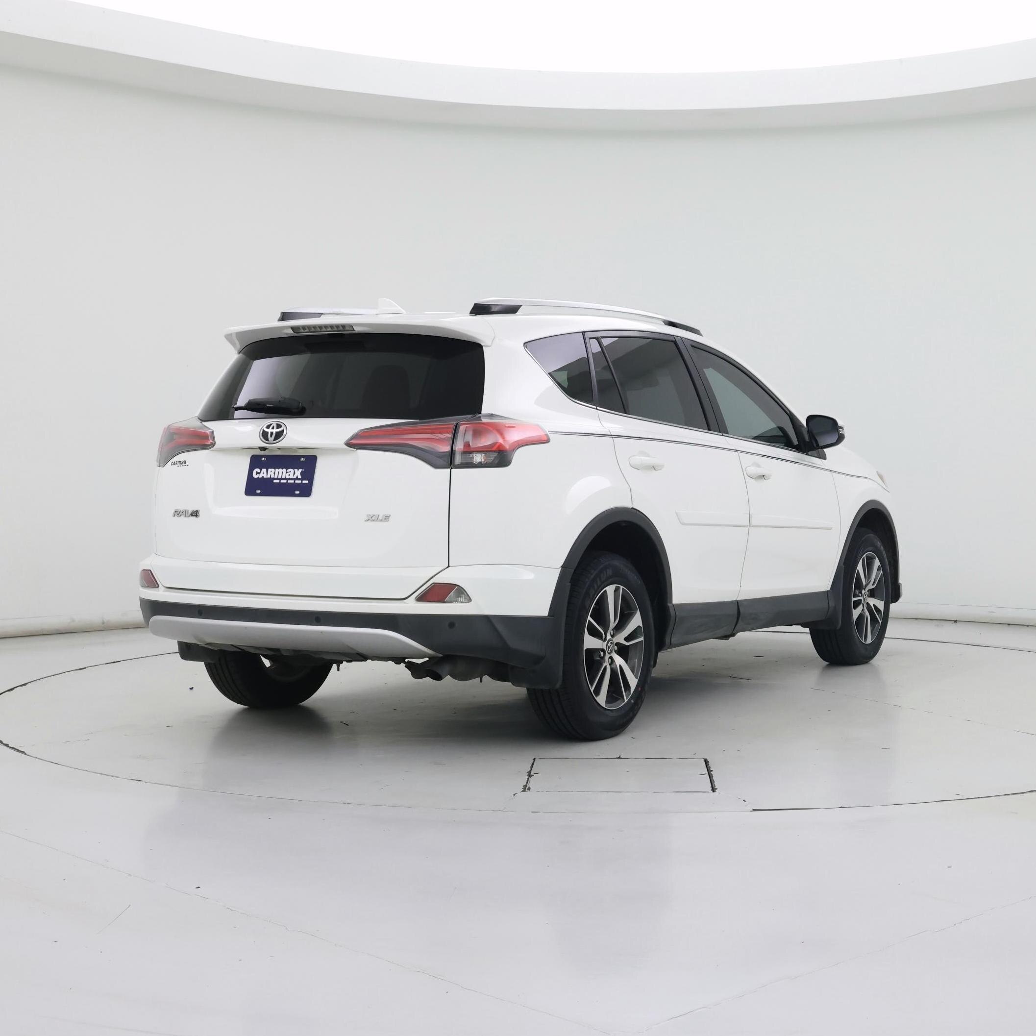 Thumbnail: 2016 Toyota RAV4 - 8