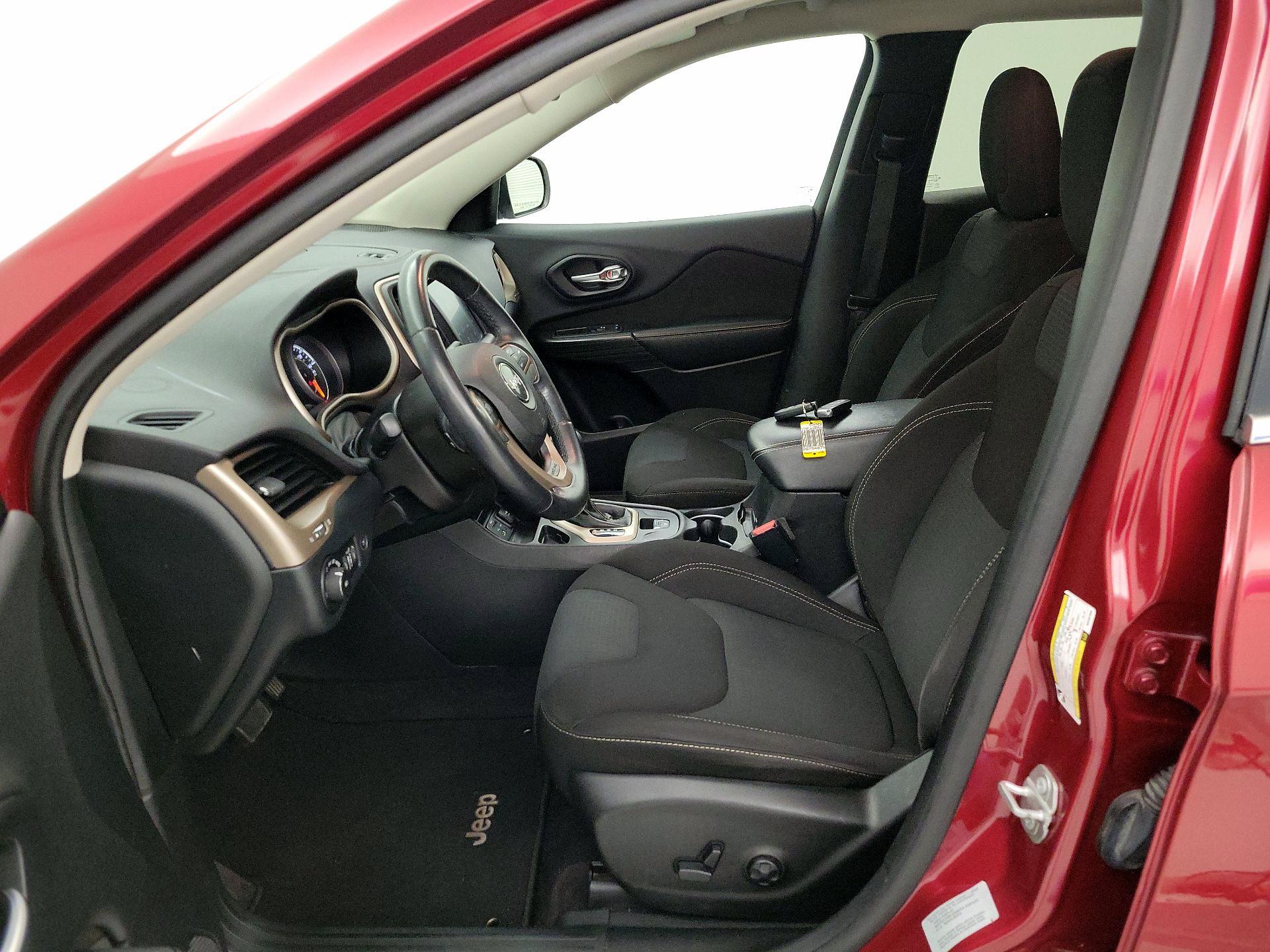 Thumbnail: 2016 Jeep Cherokee - 11