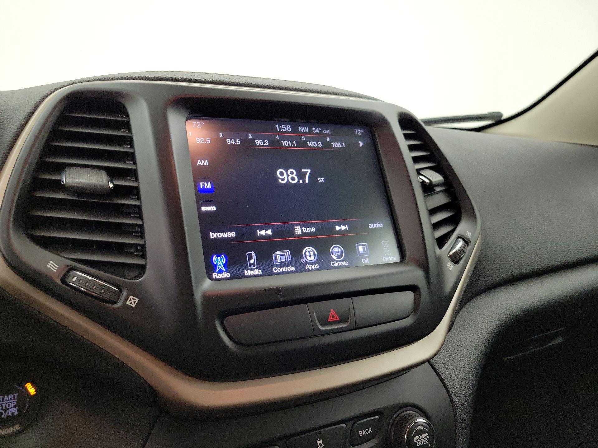 Thumbnail: 2016 Jeep Cherokee - 15