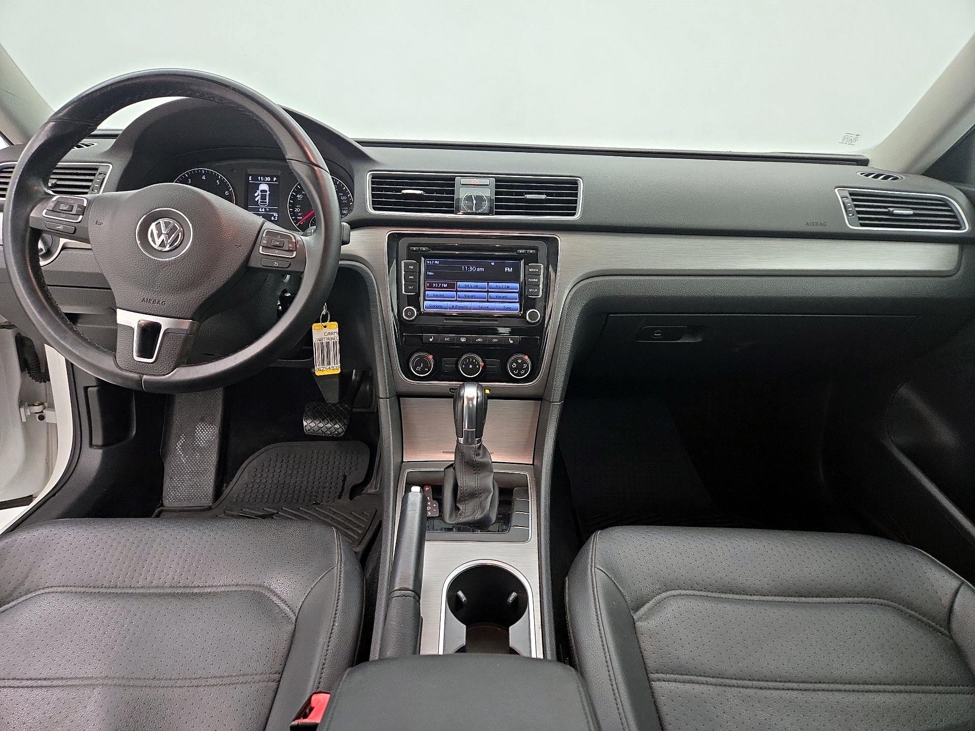 Thumbnail: 2014 Volkswagen Passat - 9