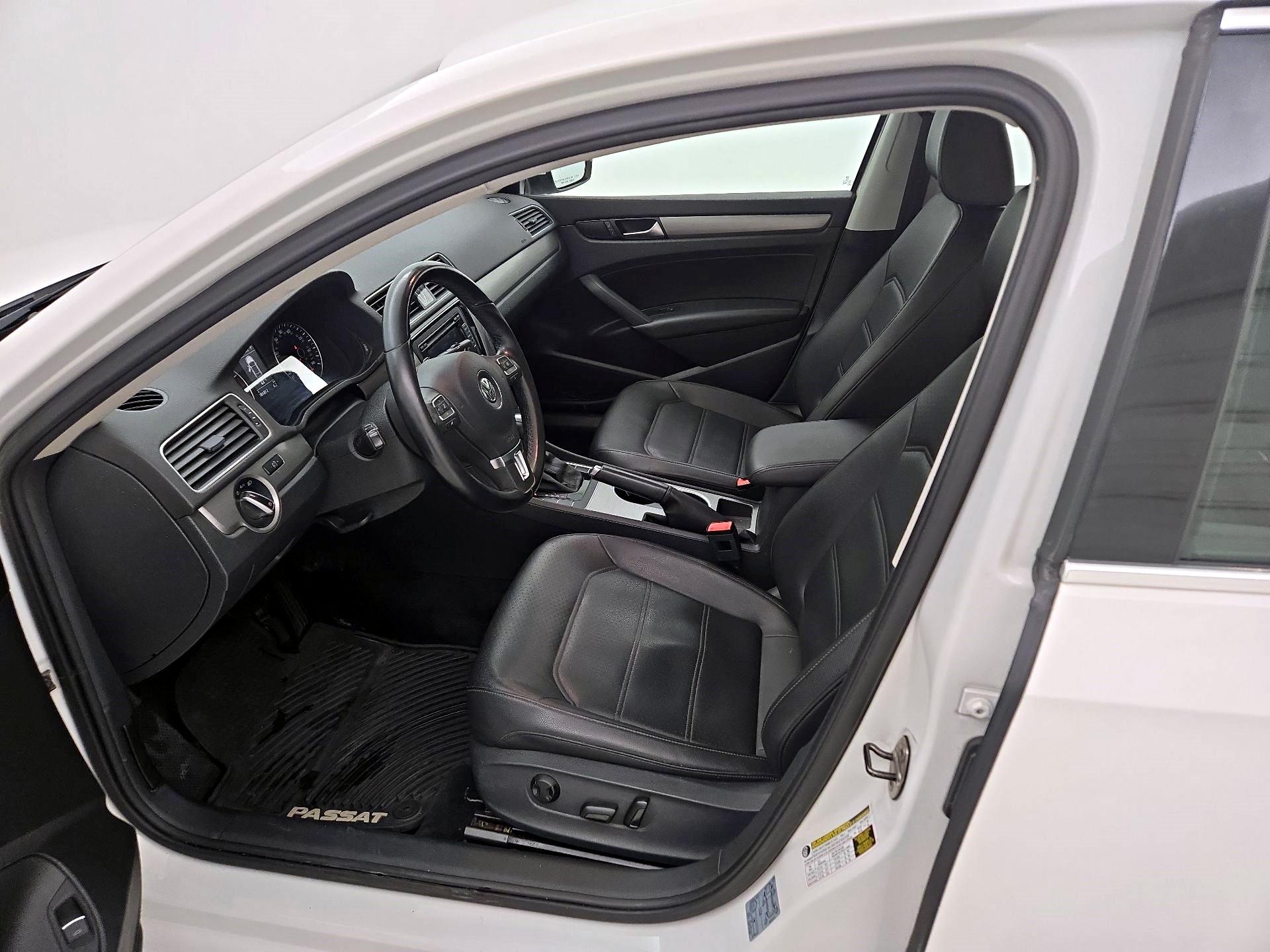 Thumbnail: 2014 Volkswagen Passat - 11