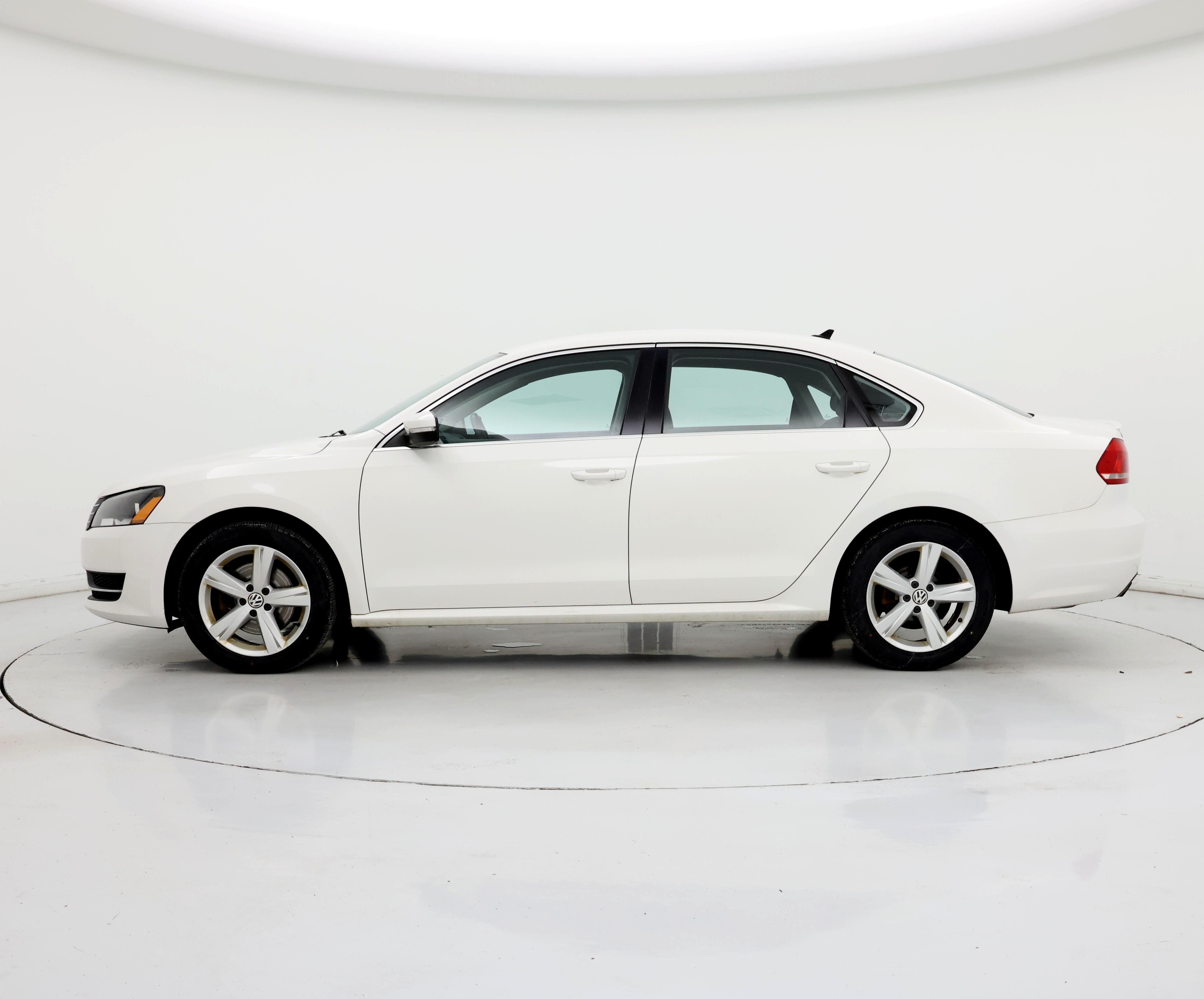 Thumbnail: 2014 Volkswagen Passat - 3