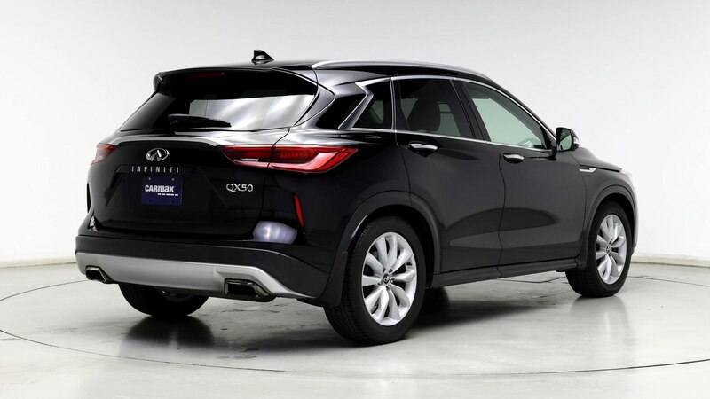2019 INFINITI QX50 Essential 8