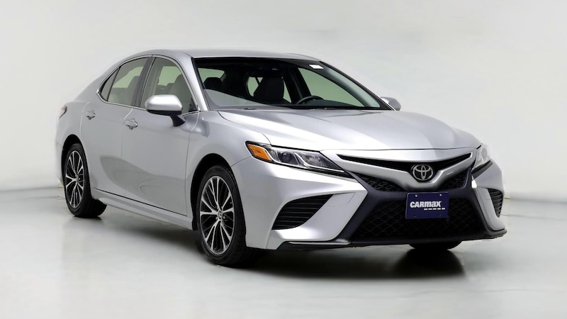 2018 Toyota Camry SE Hero Image