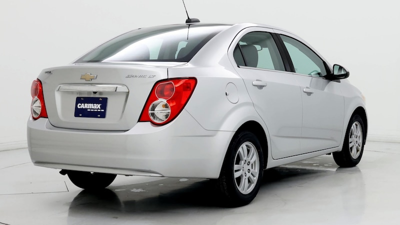 2016 Chevrolet Sonic LT 8