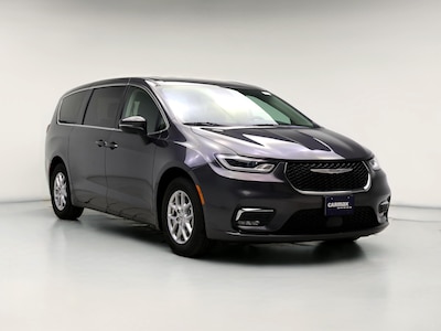 2023 Chrysler Pacifica Touring L -
                Kenosha, WI