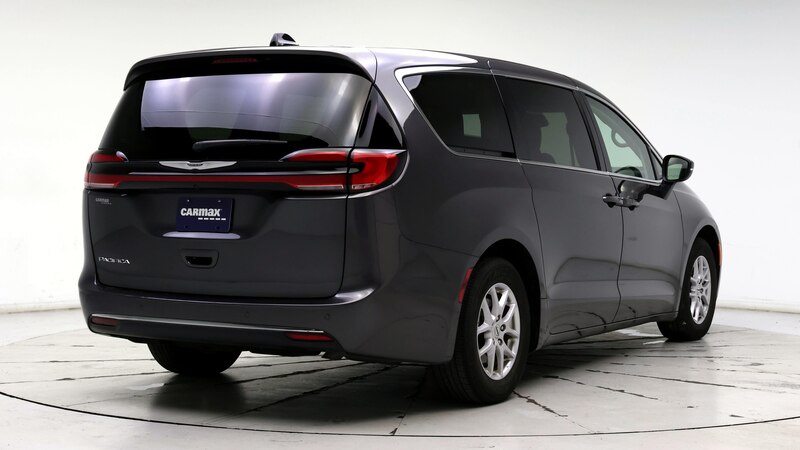 2023 Chrysler Pacifica Touring L 8