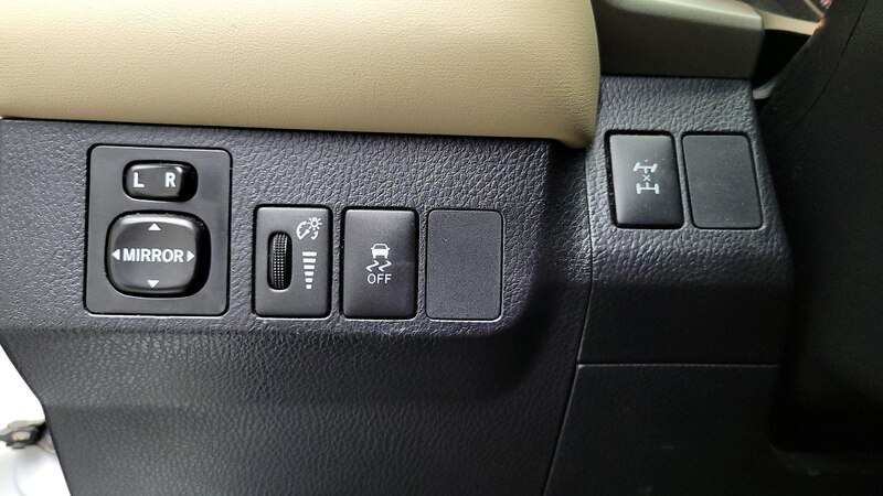 2014 Toyota RAV4 XLE 13