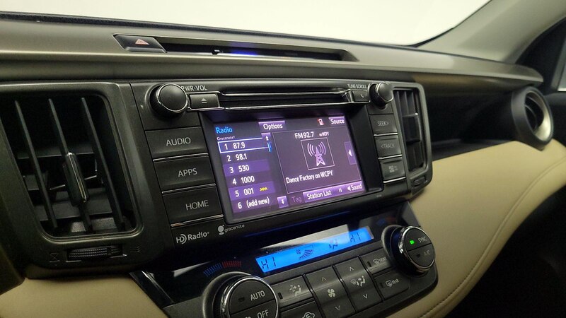 2014 Toyota RAV4 XLE 16