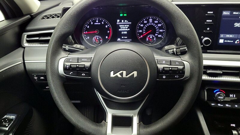 2023 Kia K5 LXS 10