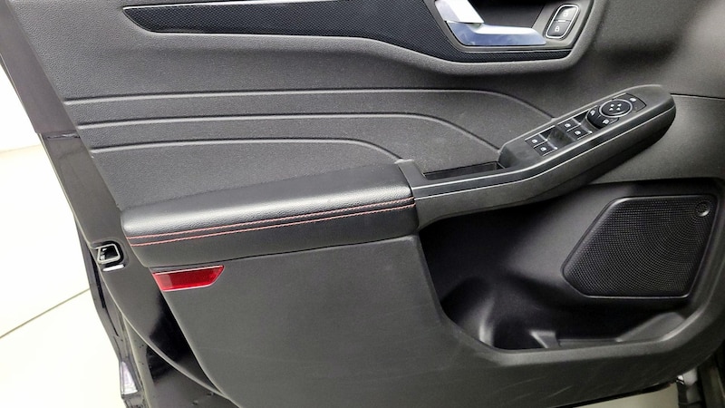 2023 Ford Escape ST-Line 12