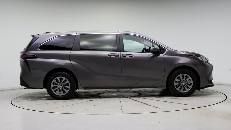 2024 Toyota Sienna LE 7