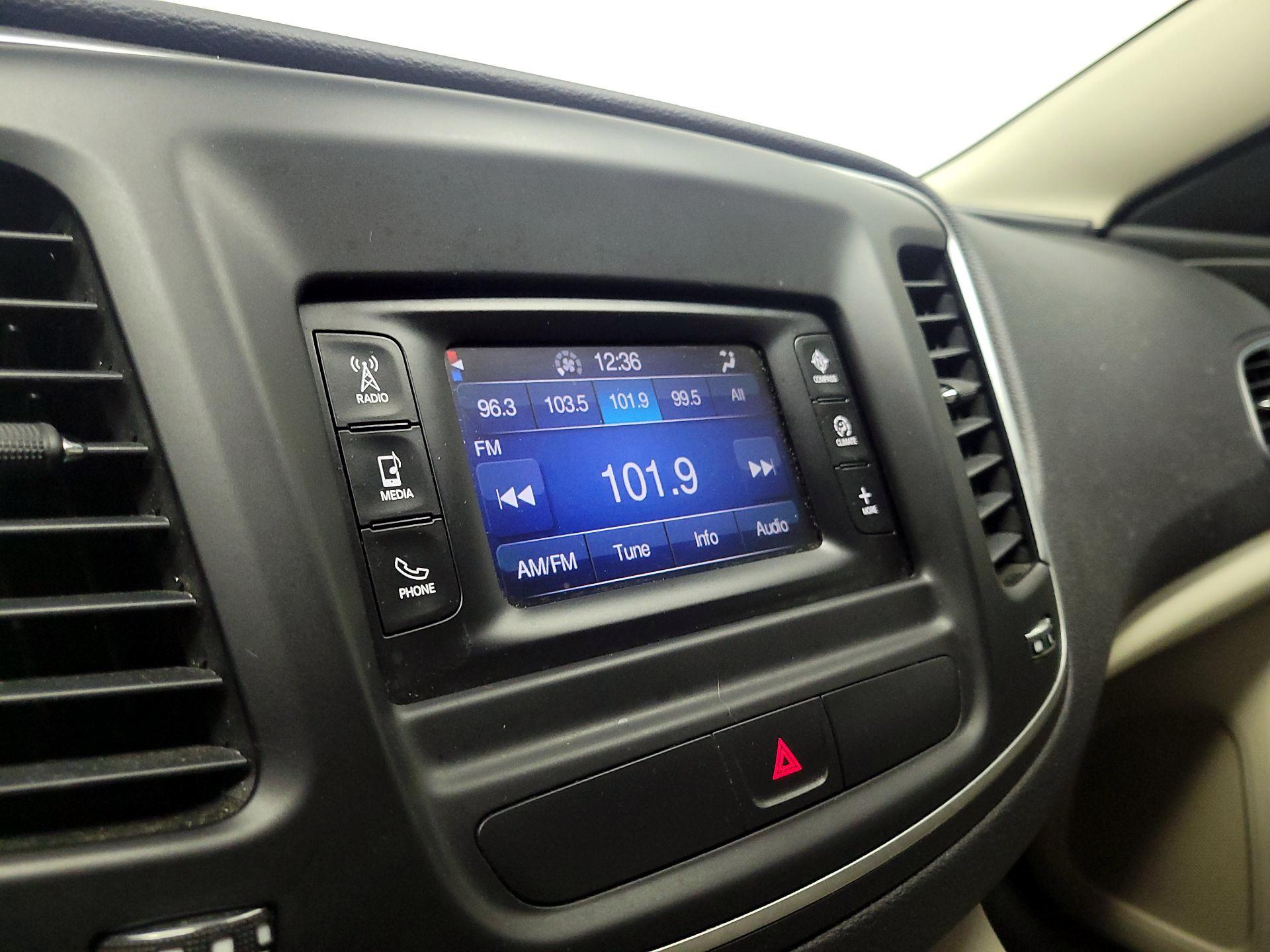 Thumbnail: 2015 Chrysler 200 - 14
