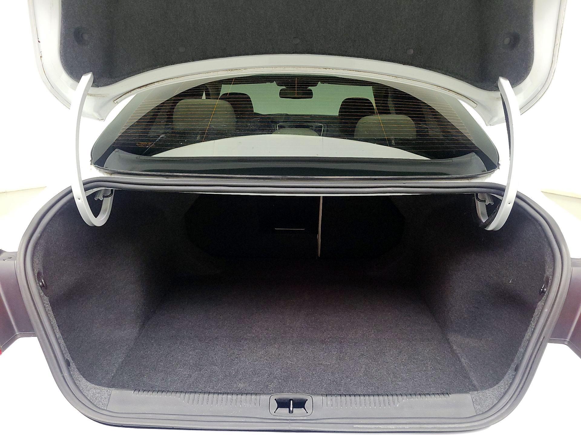 Thumbnail: 2015 Chrysler 200 - 19