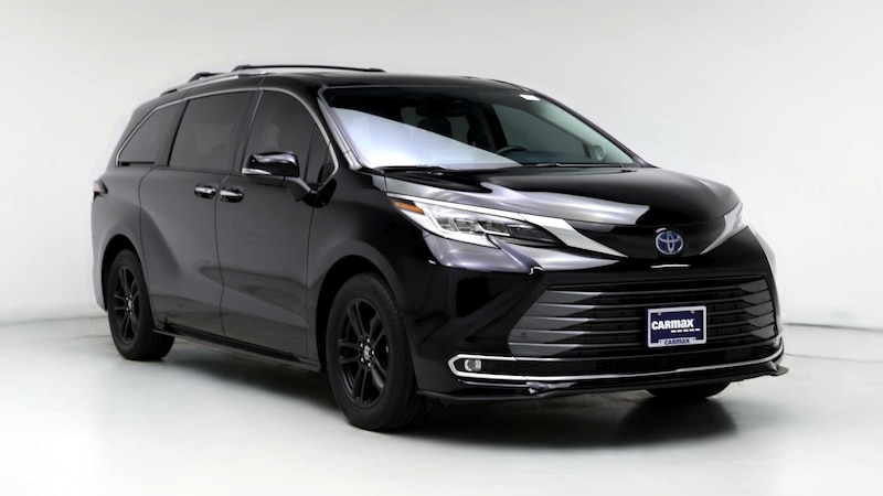 2022 Toyota Sienna Limited Hero Image