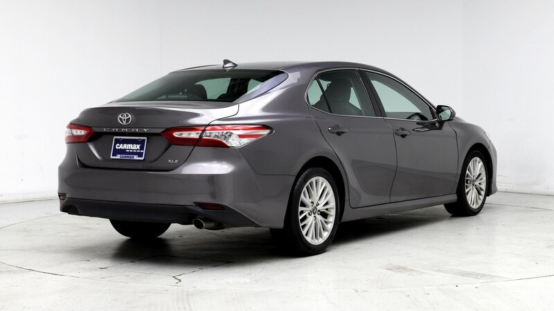 2019 Toyota Camry XLE 8