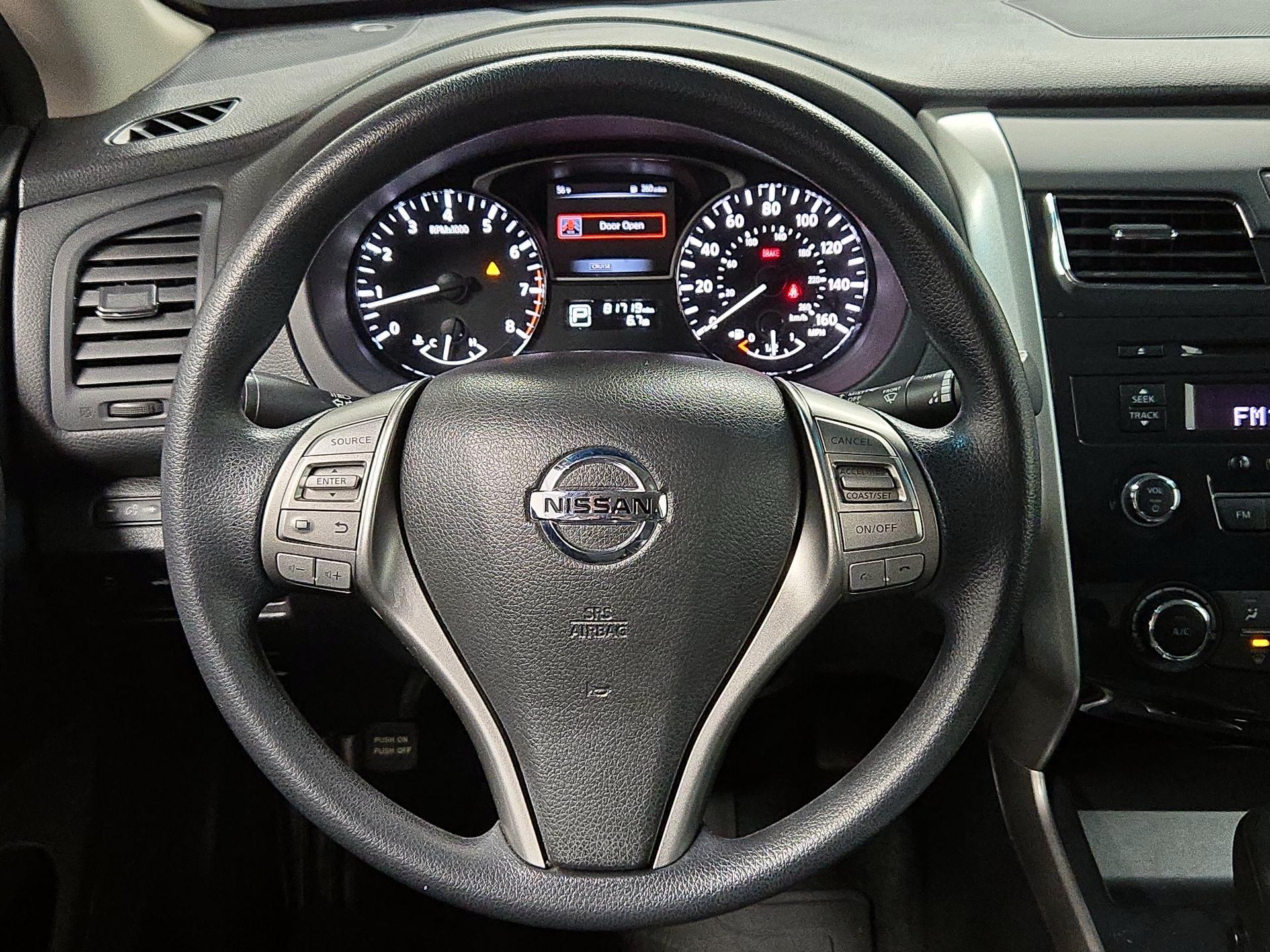 Thumbnail: 2015 Nissan Altima - 10