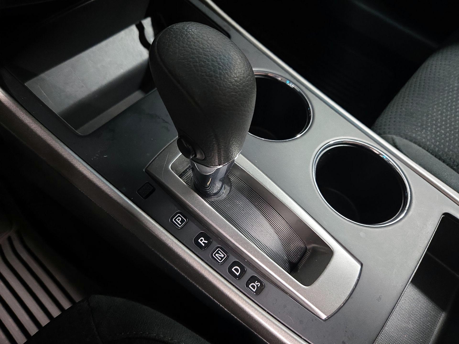 Thumbnail: 2015 Nissan Altima - 16