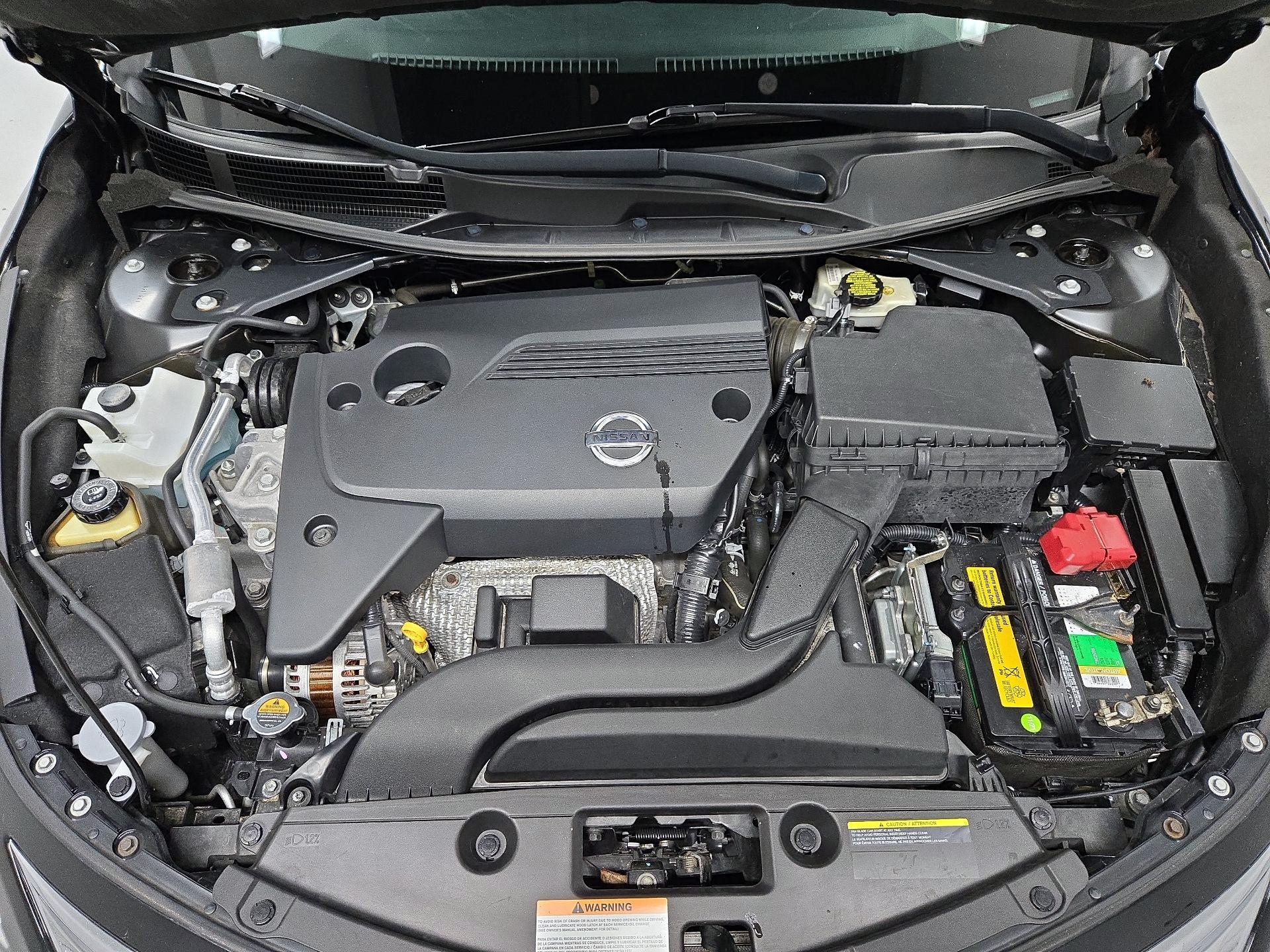 Thumbnail: 2015 Nissan Altima - 20
