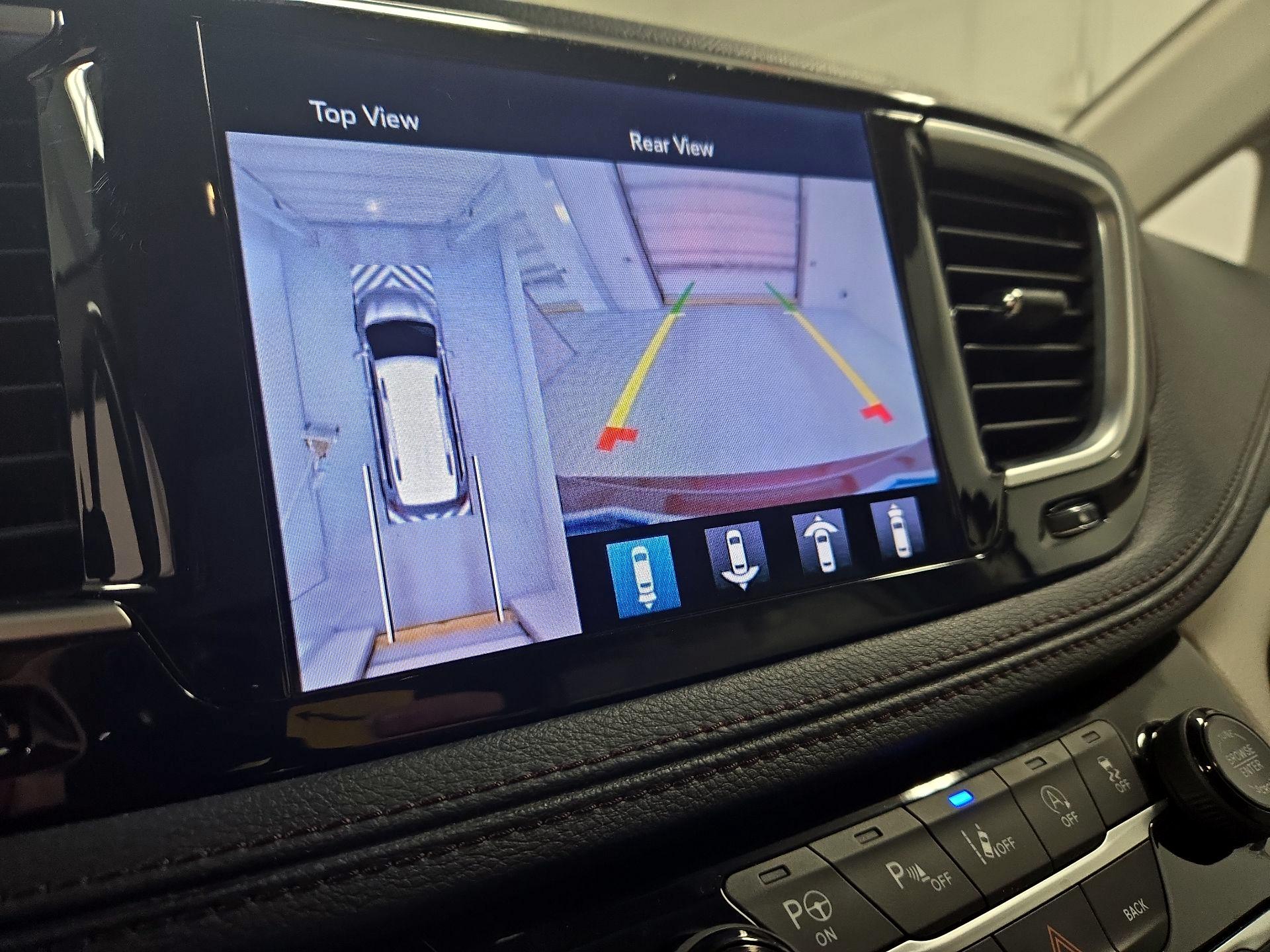 Thumbnail: 2017 Chrysler Pacifica - 15