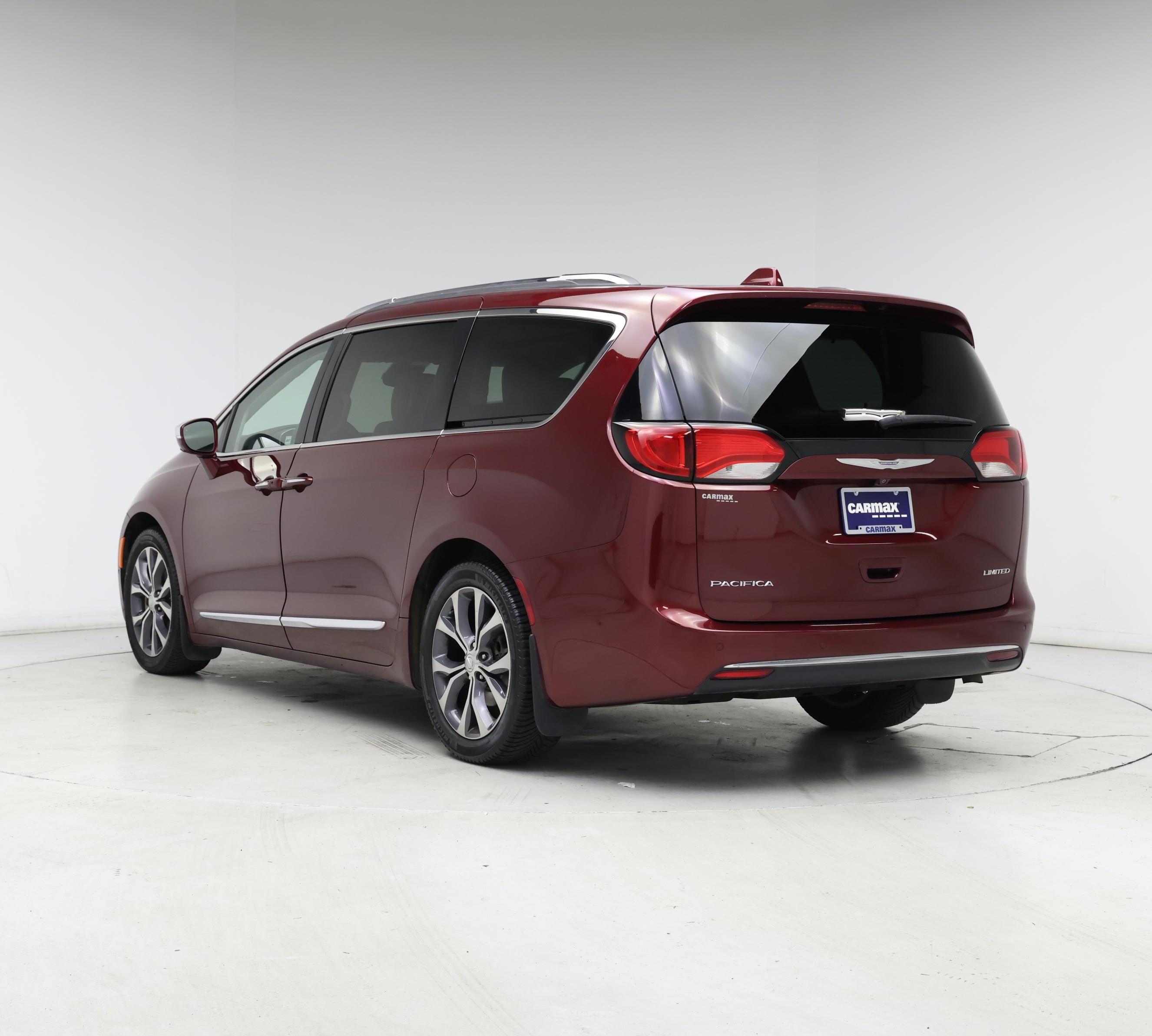 Thumbnail: 2017 Chrysler Pacifica - 2
