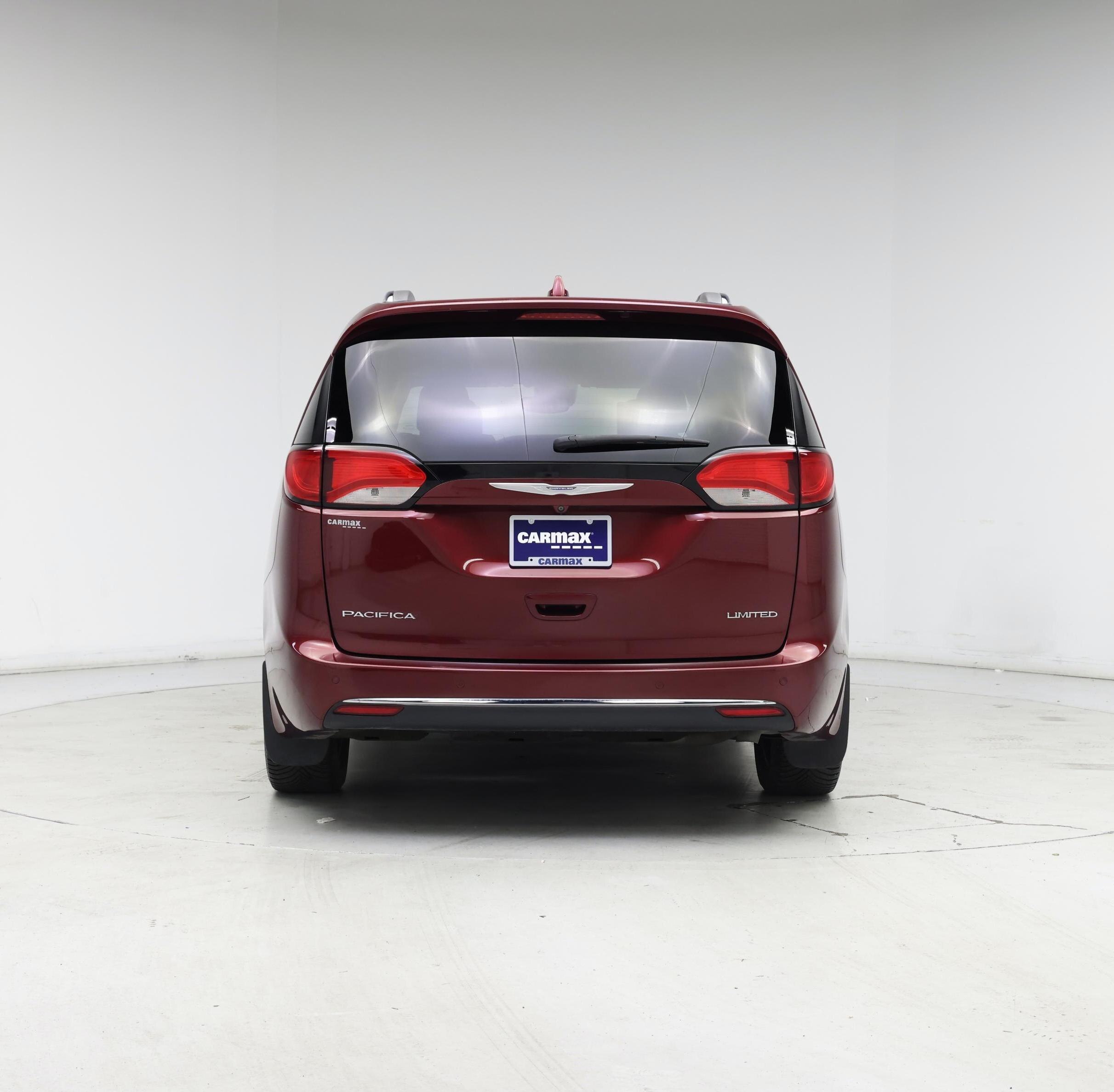 Thumbnail: 2017 Chrysler Pacifica - 6