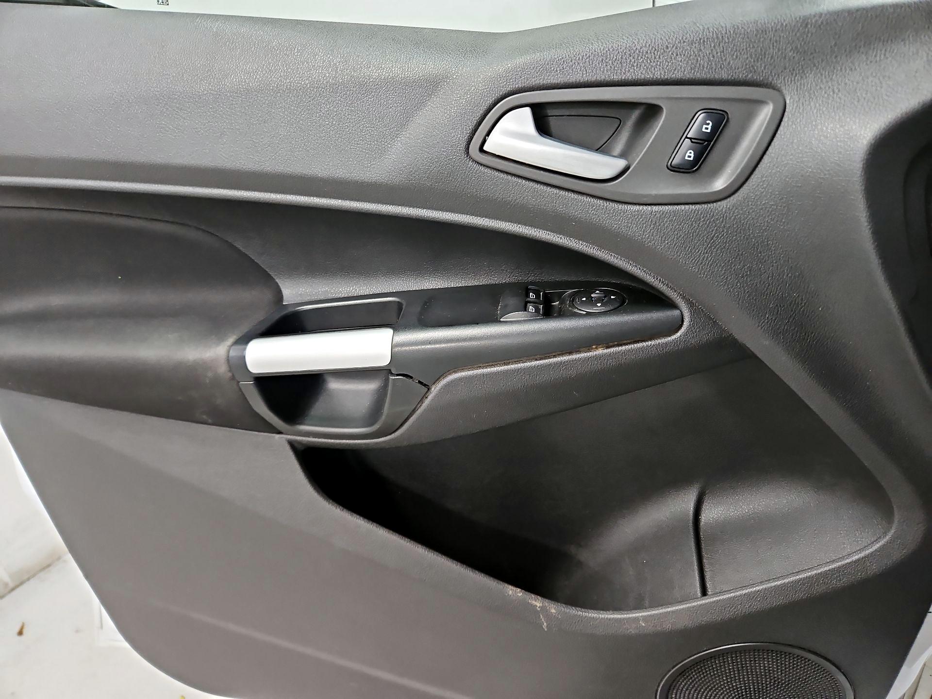Thumbnail: 2018 Ford Transit Series - 12