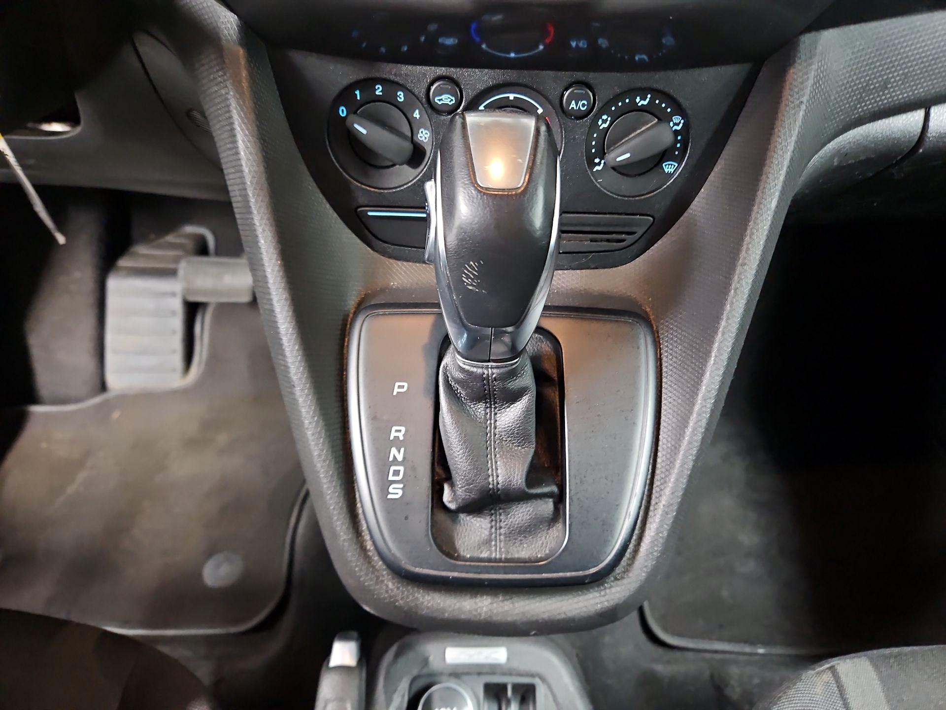 Thumbnail: 2018 Ford Transit Series - 17