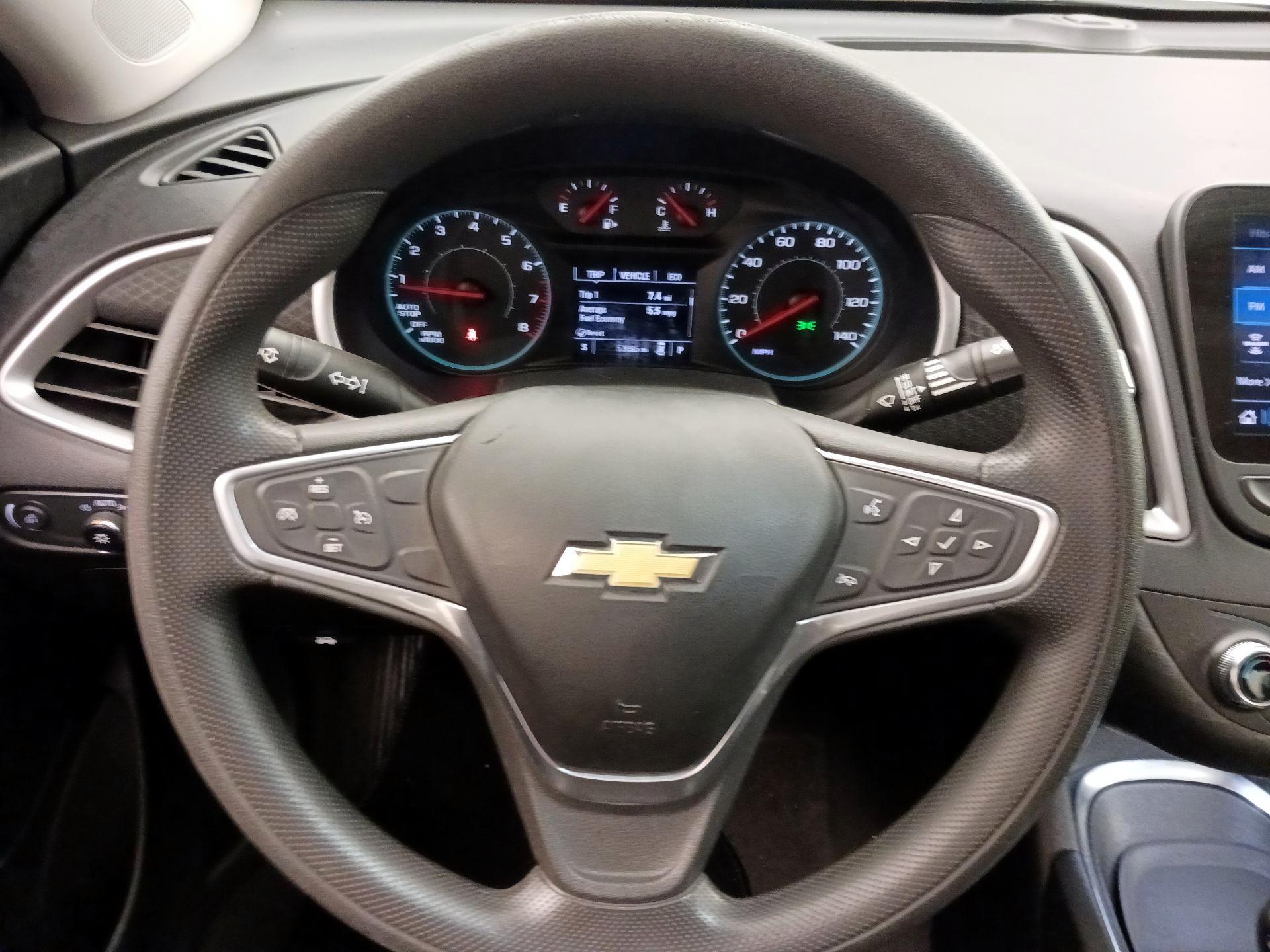 Thumbnail: 2022 Chevrolet Malibu - 10