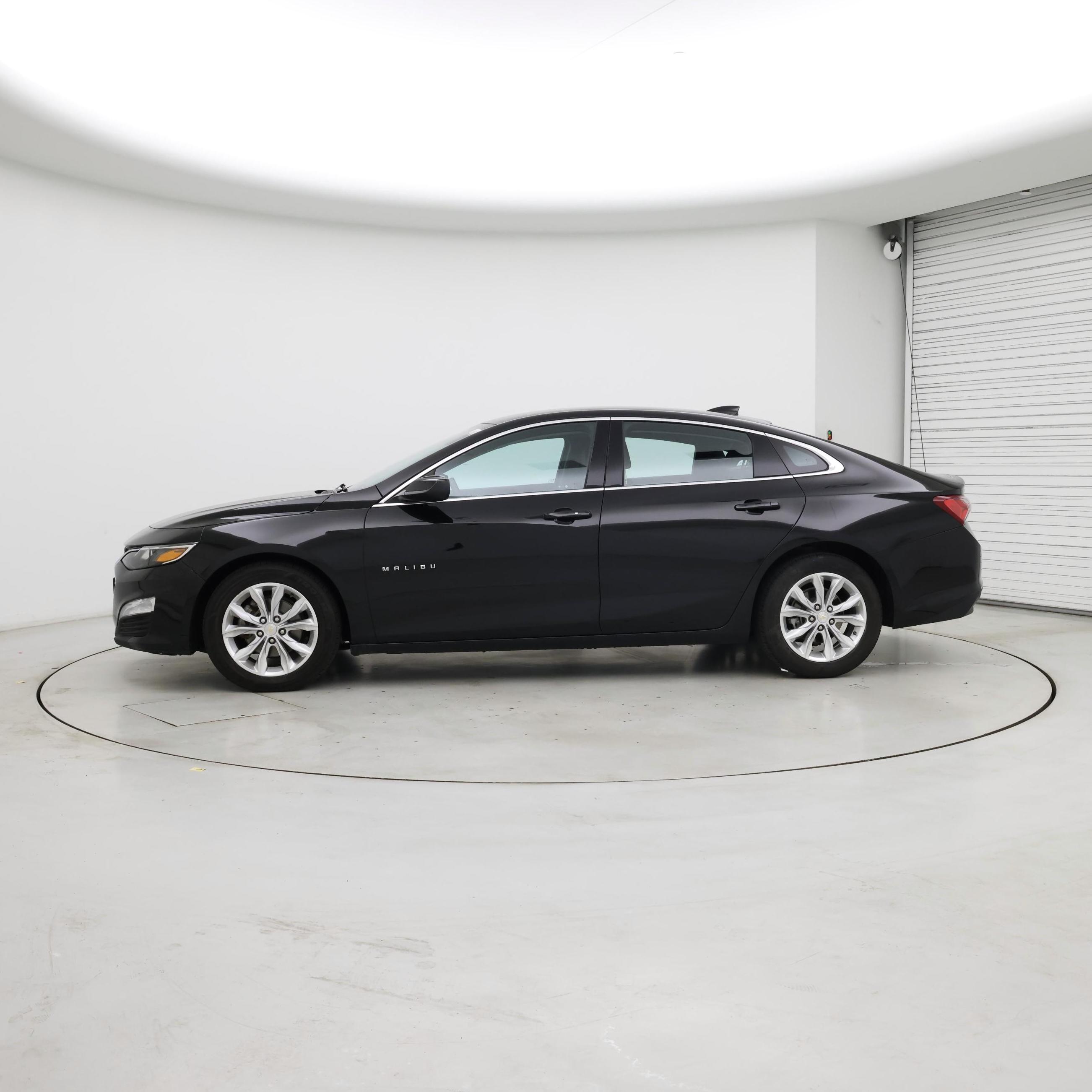Thumbnail: 2022 Chevrolet Malibu - 3