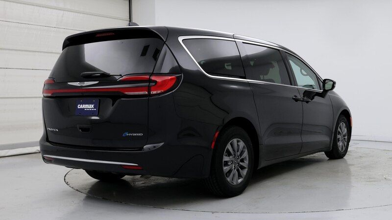 2022 Chrysler Pacifica Hybrid Touring L 8