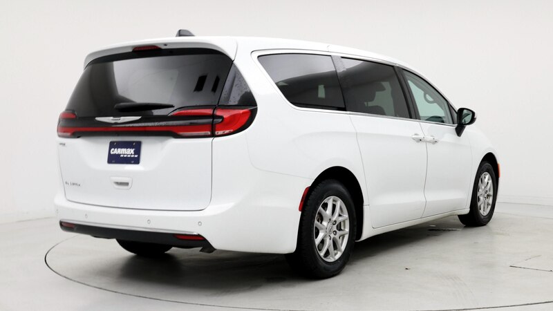 2023 Chrysler Pacifica Touring L 8