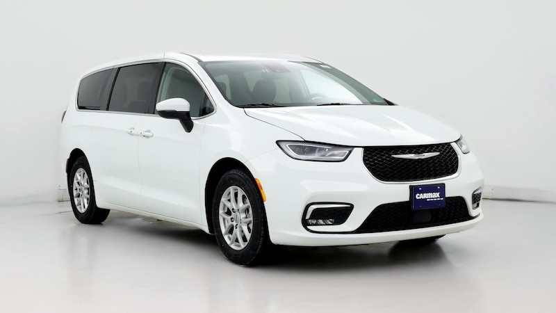 2023 Chrysler Pacifica Touring L Hero Image