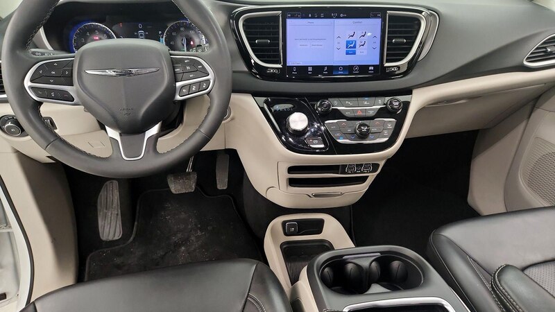 2023 Chrysler Pacifica Touring L 9