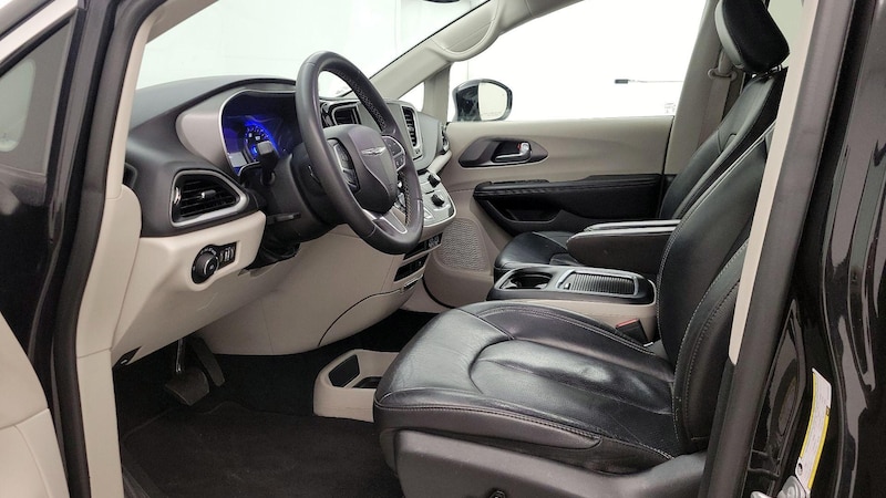 2022 Chrysler Pacifica Touring L 11