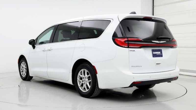 2023 Chrysler Pacifica Touring L 2