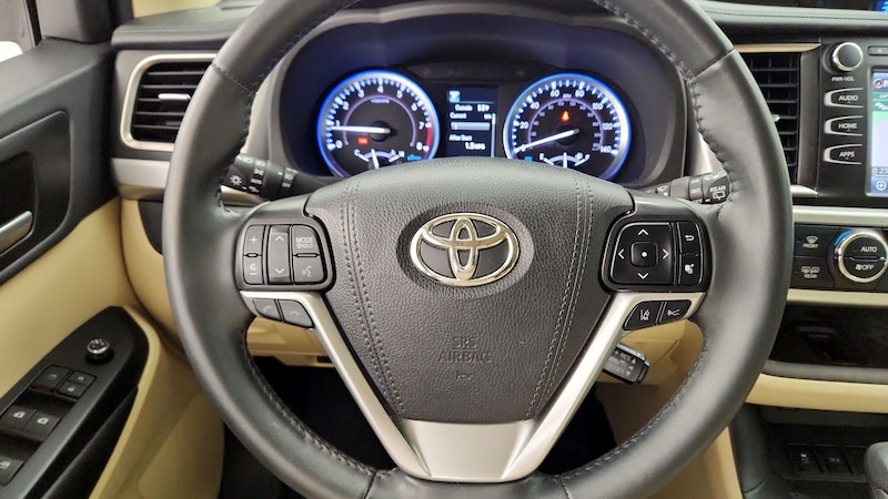 2019 Toyota Highlander XLE 10