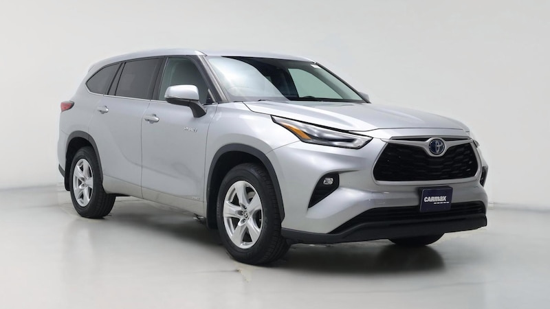 2021 Toyota Highlander LE Hero Image