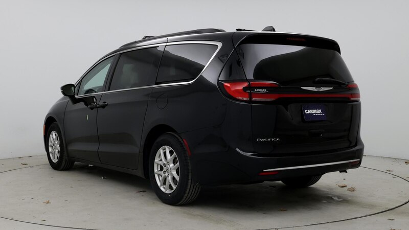 2022 Chrysler Pacifica Touring 2