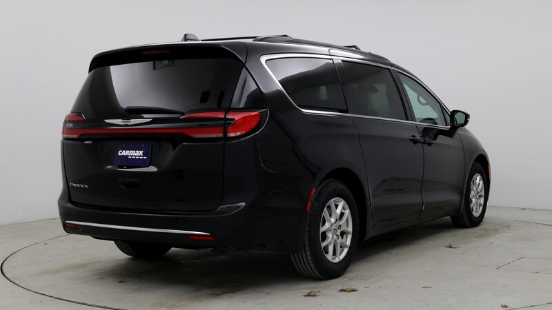 2022 Chrysler Pacifica Touring 8