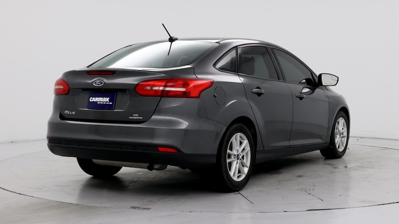 2016 Ford Focus SE 8